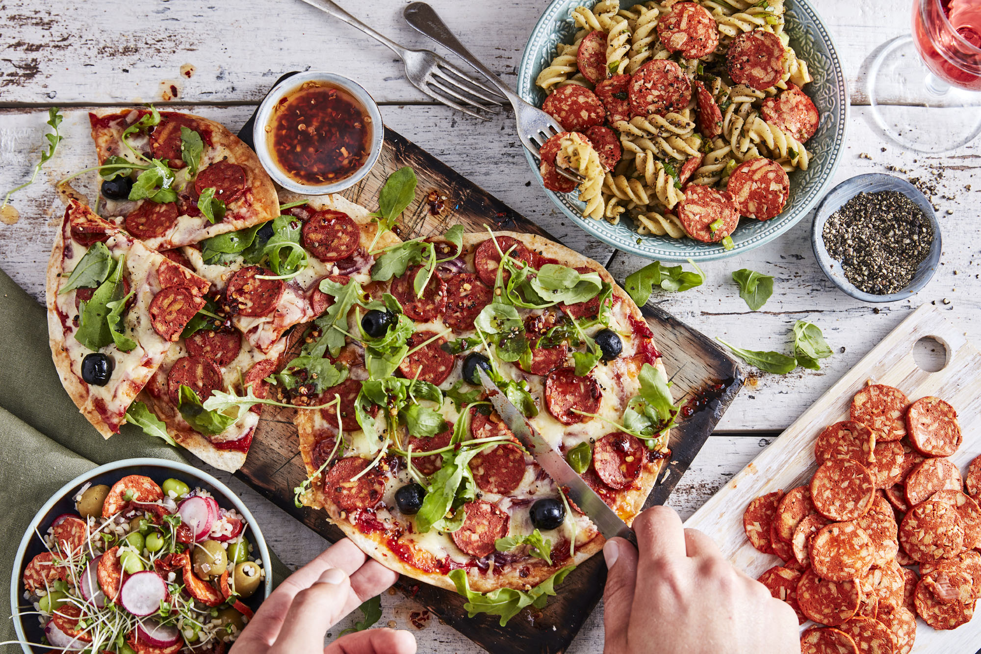 VEGAN TEST_MEAT FREE CHORIZO HANDS_PR_160718